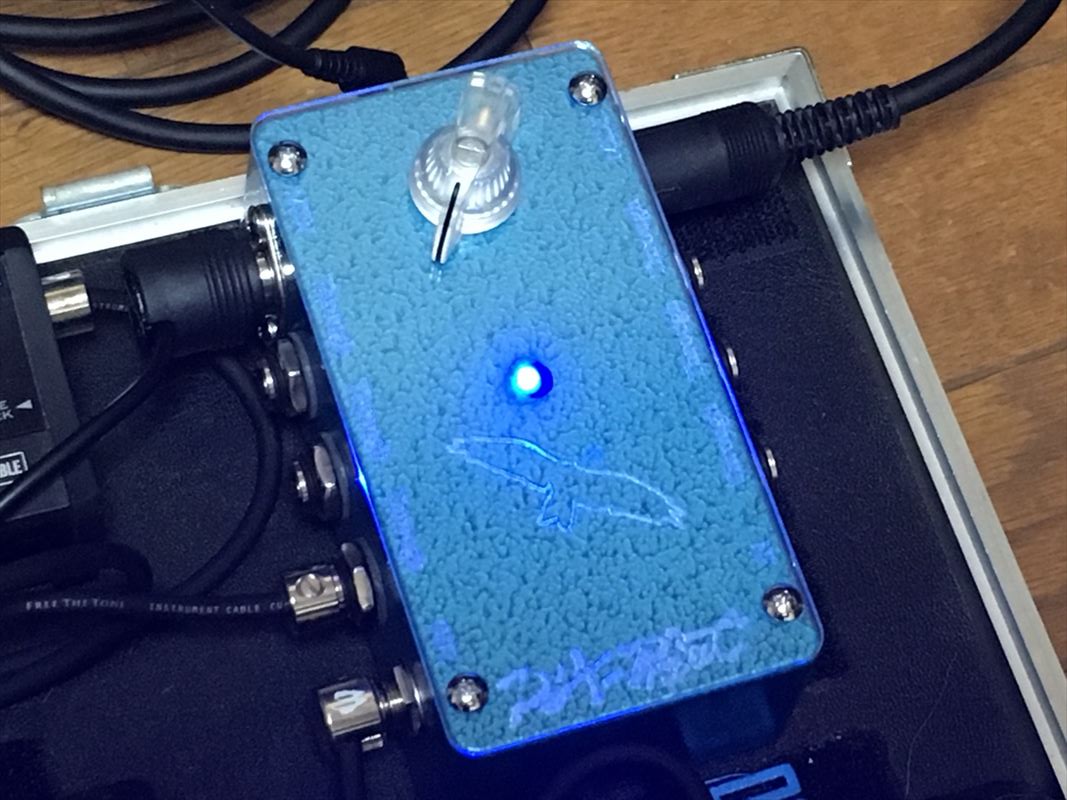 D.A-Booster付きジャンクションボックス、MIDIスルー付き